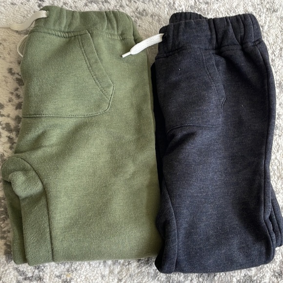 Bundle pants for a good deal - Picture 3 of 5